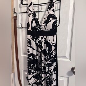 Maurices Black and White Mini Dress Size M Flowy Casual Cute